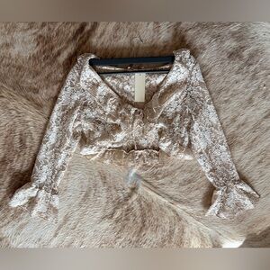 Thirty Thirty LA Lacey cream and white  Chic flower Lace Cropped Blouse